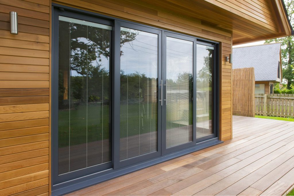 If you do not know much about its specific materials, or even its buying abilities, it is easy for us to choose unsuitable items so that the overall decoration of our home will have problems.